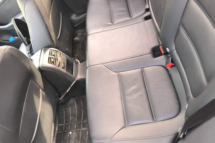 Used Volkswagen Sagitar 2014 Revised Version 1.4TSI Automatic Luxury Edition Left Rear Seat