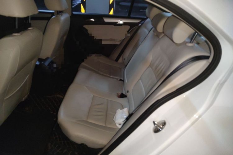 Used Volkswagen Sagitar 2014 Revised Version 1.6L Automatic Comfort Edition Left Rear Seat