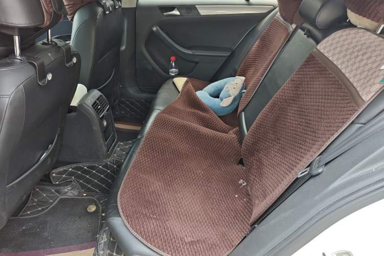Used Volkswagen Sagitar 2014 1.6L Automatic Comfort Model Left Rear Seat