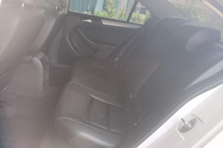 Used Volkswagen Sagitar 2014 Revised Version 1.4TSI Automatic Luxury Edition Left Rear Seat