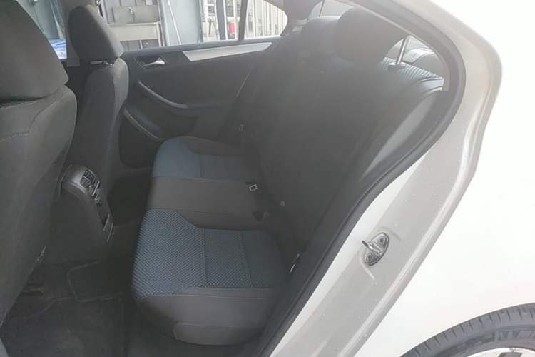 Used Volkswagen Sagitar 2014 Revised 1.4TSI BlueMotion Edition Left Rear Seat