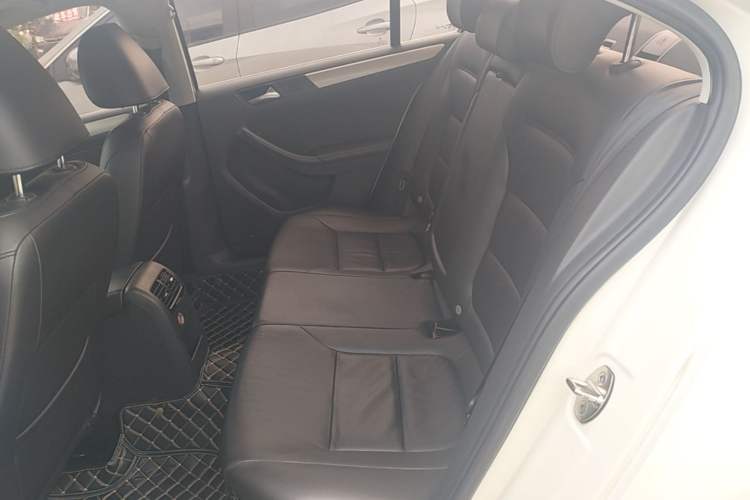Used Volkswagen Sagitar 2014 1.6L Automatic Comfort Model Left Rear Seat