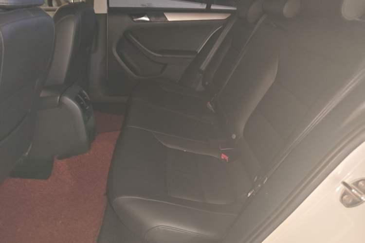 Used Volkswagen Sagitar 2014 Revised Version 1.4TSI Manual Luxury Edition Left Rear Seat