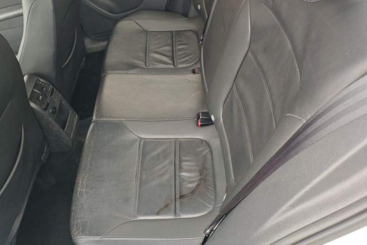 Used Volkswagen Sagitar 2014 Revised Version 1.4TSI Manual Luxury Edition Left Rear Seat
