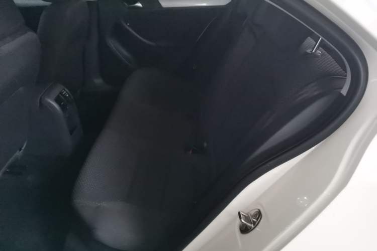 Used Volkswagen Sagitar 2014 Revised Version 1.6L Manual Leading Edition Left Rear Seat