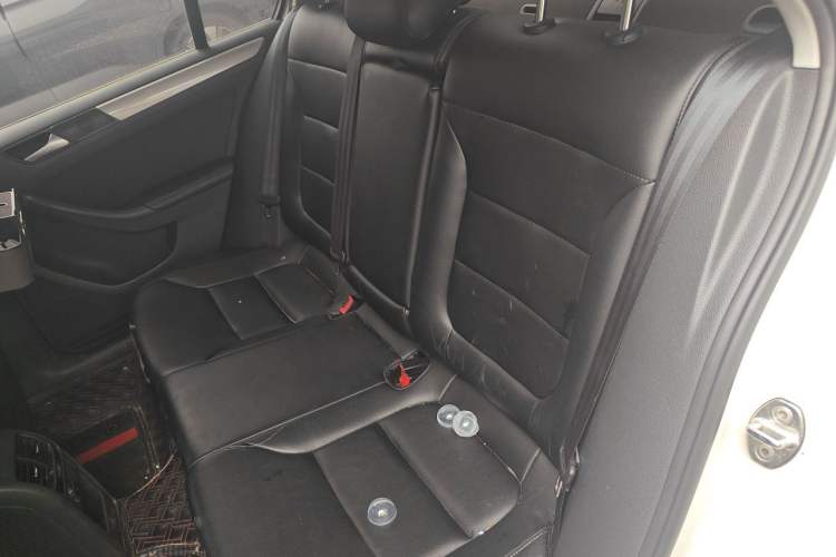 Used Volkswagen Sagitar 2014 Revised Version 1.6L Automatic Comfort Edition Left Rear Seat