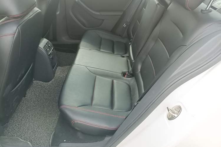 Used Volkswagen Sagitar 2014 Revised Version 1.6L Automatic Leading Edition Left Rear Seat