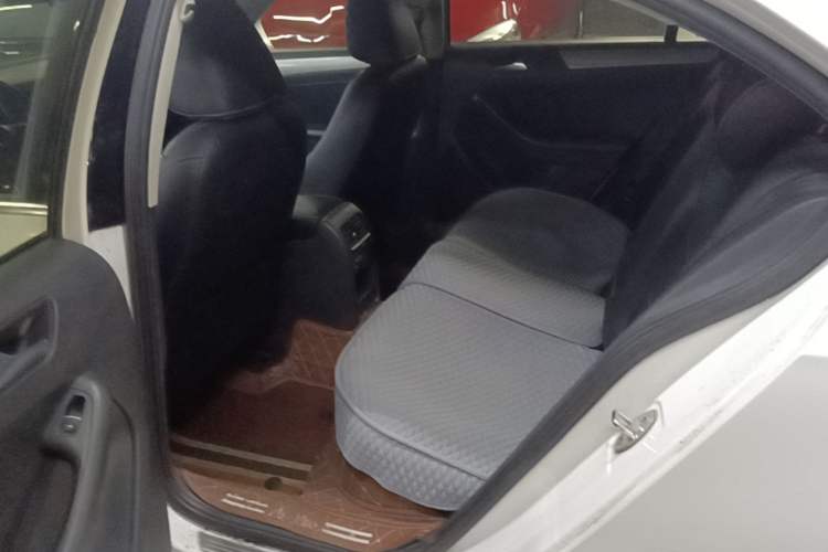 Used Volkswagen Sagitar 2014 Revised Version 1.6L Manual Comfort Edition Left Rear Seat