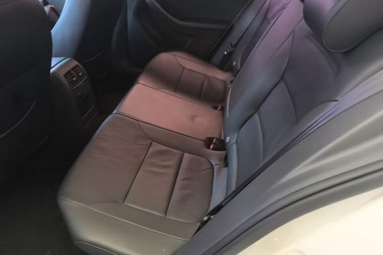 Used Volkswagen Sagitar 2014 Revised Version 1.4TSI Automatic Luxury Edition Left Rear Seat