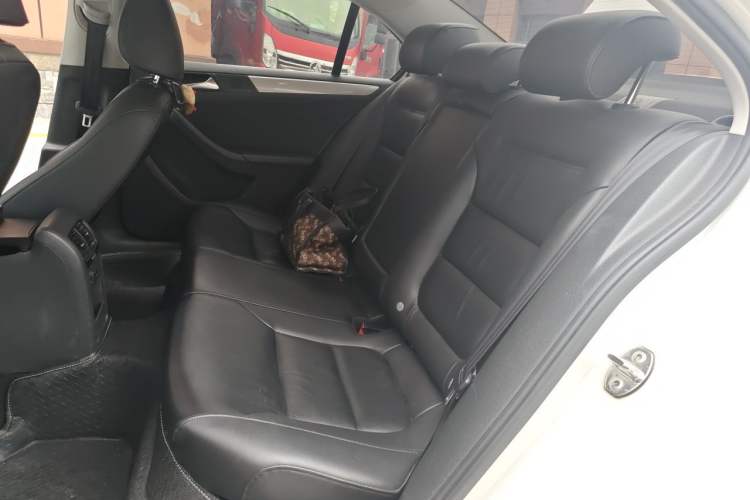 Used Volkswagen Sagitar 2014 Revised Version 1.6L Automatic Leading Edition Left Rear Seat