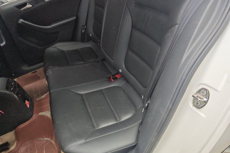 Used Volkswagen Sagitar 2014 Revised Version 1.6L Manual Comfort Edition Left Rear Seat