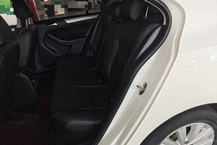 Used Volkswagen Sagitar 2014 Revised Version 1.6L Automatic Comfort Edition Left Rear Seat