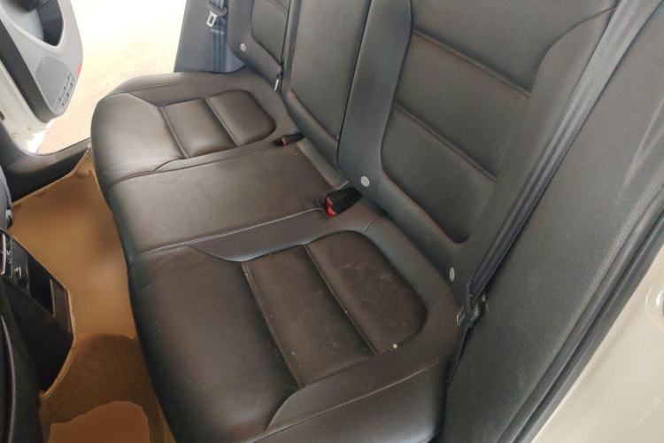 Used Volkswagen Sagitar 2014 Revised Version 1.6L Automatic Comfort Edition Left Rear Seat