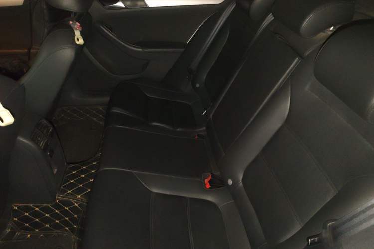 Used Volkswagen Sagitar 2014 Revised Version 1.6L Manual Comfort Edition Left Rear Seat