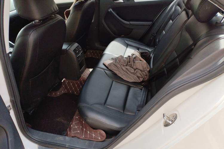 Used Volkswagen Sagitar 2014 Revised 1.4TSI BlueMotion Edition Left Rear Seat