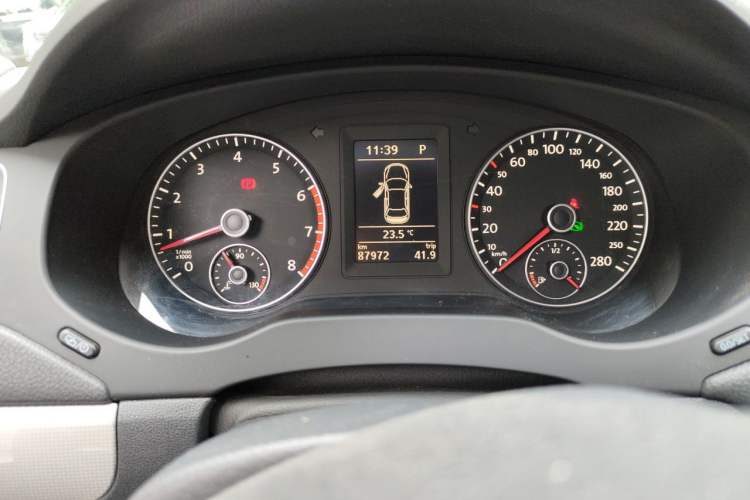 Used Volkswagen Sagitar 2014 Revised Version 1.4TSI Automatic Luxury Edition Odometer Close Up