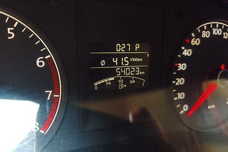 Used Volkswagen Sagitar 2014 Revised Version 1.6L Automatic Comfort Edition Odometer Close Up