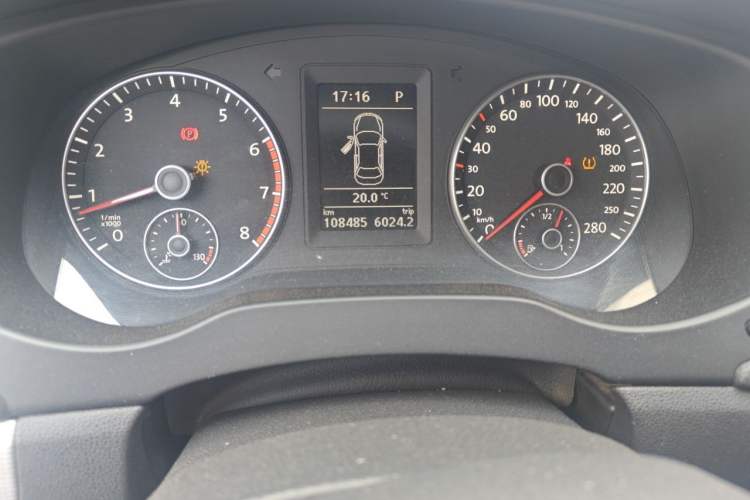 Used Volkswagen Sagitar 2014 Revised Version 1.4TSI Automatic Luxury Edition Odometer Close Up