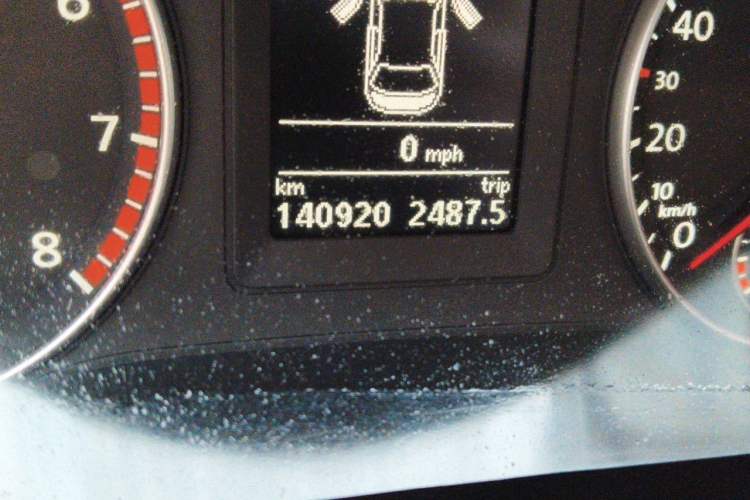 Used Volkswagen Sagitar 2014 1.4TSI Manual Luxury Model Odometer Close Up