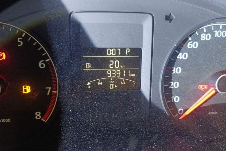 Used Volkswagen Sagitar 2014 Revised Version 1.6L Automatic Fashionable Style Odometer Close Up