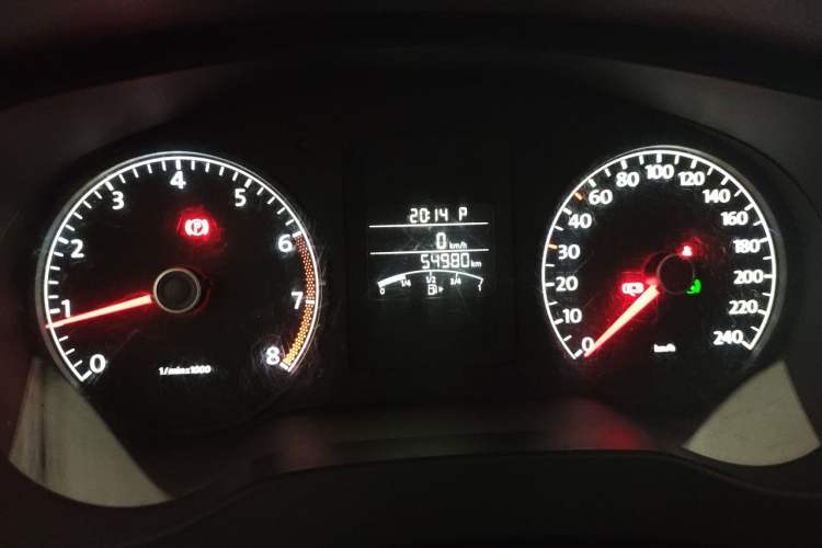 Used Volkswagen Sagitar 2014 Revised Version 1.6L Automatic Comfort Edition Odometer Close Up