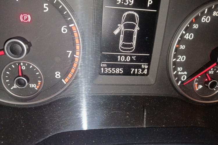 Used Volkswagen Sagitar 2014 Revised Version 1.4TSI Automatic Luxury Edition Odometer Close Up