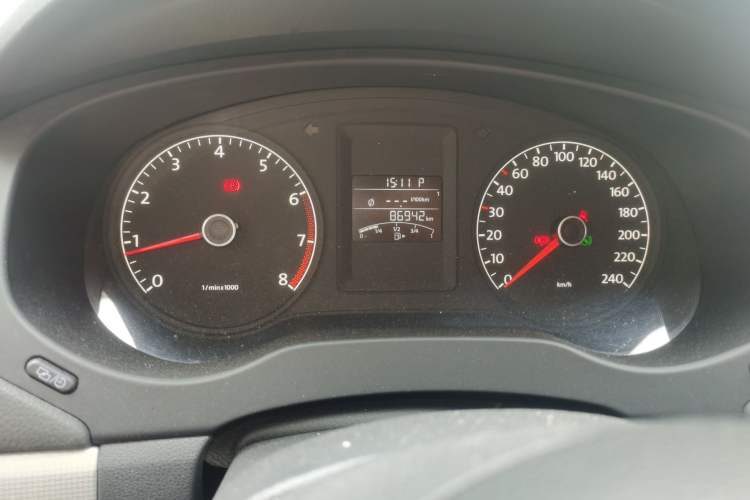Used Volkswagen Sagitar 2014 1.6L Automatic Comfort Model Odometer Close Up
