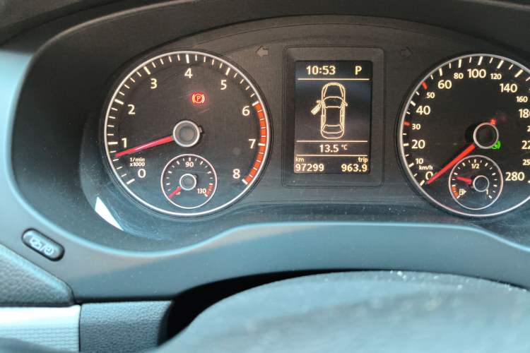 Used Volkswagen Sagitar 2014 Revised Version 1.4TSI Automatic Luxury Edition Odometer Close Up