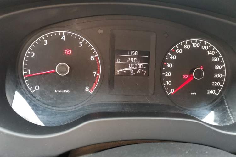 Used Volkswagen Sagitar 2014 Revised Version 1.6L Manual Leading Edition Odometer Close Up