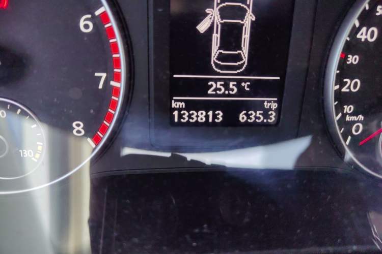 Used Volkswagen Sagitar 2014 Revised Version 1.4TSI Automatic Luxury Edition Odometer Close Up