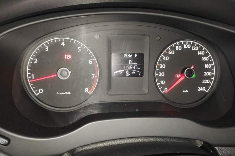Used Volkswagen Sagitar 2014 Revised Version 1.6L Automatic Comfort Edition Odometer Close Up