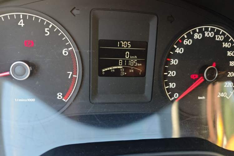 Used Volkswagen Sagitar 2014 1.6L Manual Comfort Model Odometer Close Up