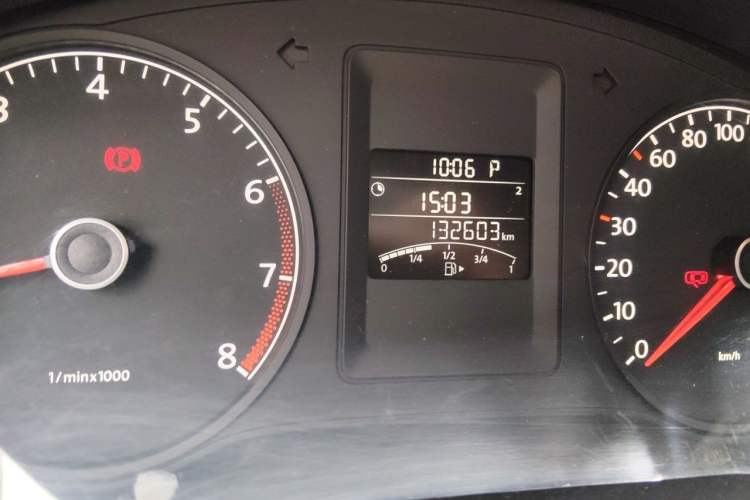 Used Volkswagen Sagitar 2014 1.6L Automatic Comfort Model Odometer Close Up