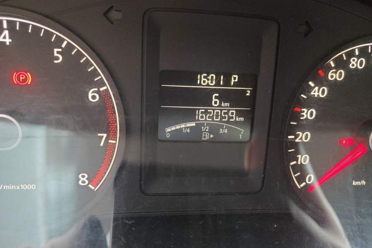 Used Volkswagen Sagitar 2014 Revised Version 1.6L Automatic Comfort Edition Odometer Close Up