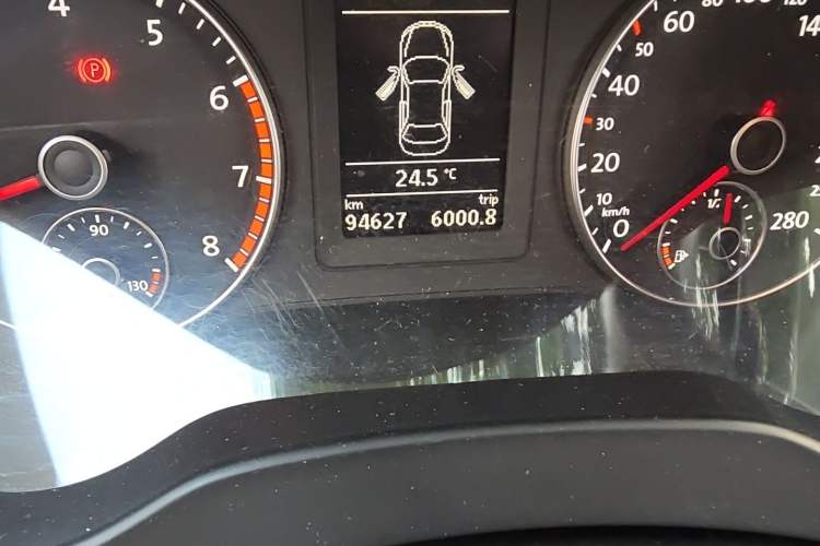 Used Volkswagen Sagitar 2014 Revised Version 1.4TSI Automatic Luxury Edition Odometer Close Up