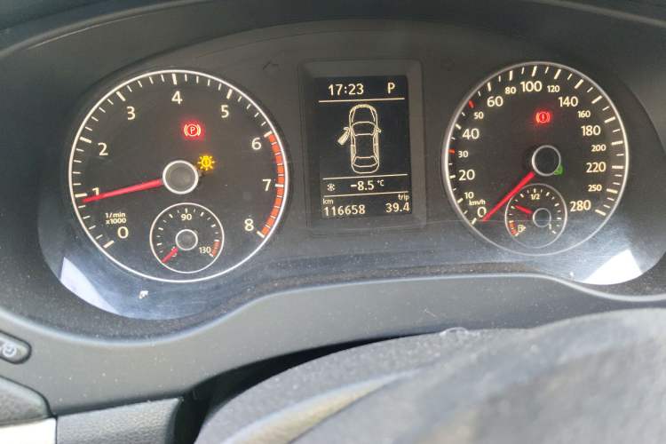 Used Volkswagen Sagitar 2014 Revised Version 1.4TSI Automatic Luxury Edition Odometer Close Up