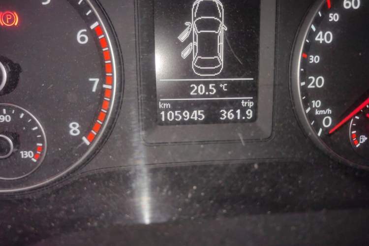 Used Volkswagen Sagitar 2014 Revised Version 1.4TSI Automatic Luxury Edition Odometer Close Up