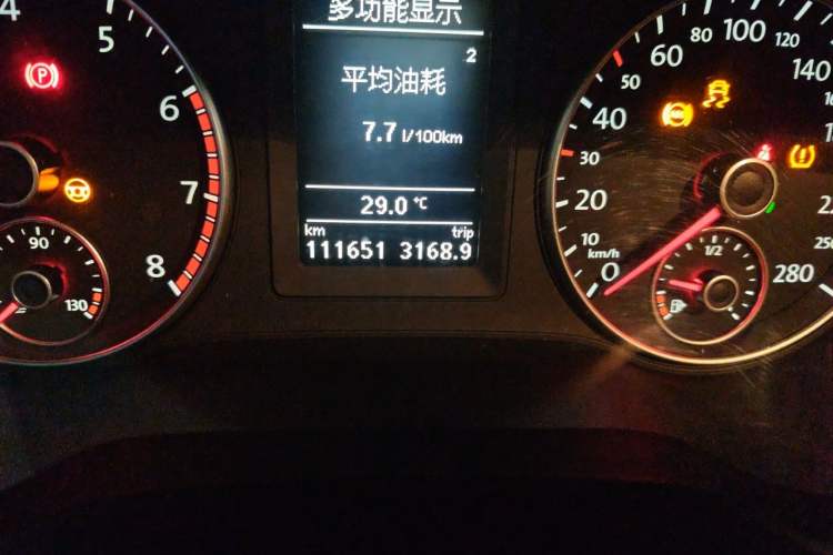 Used Volkswagen Sagitar 2014 Revised Version 1.4TSI Automatic Luxury Edition Odometer Close Up