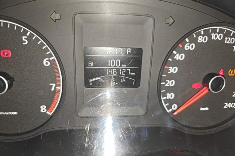 Used Volkswagen Sagitar 2014 Revised Version 1.6L Automatic Comfort Edition Odometer Close Up