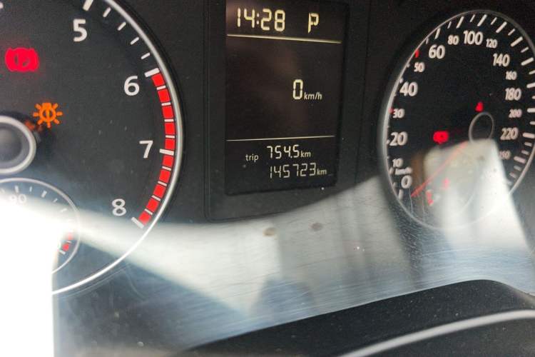 Used Volkswagen Sagitar 2014 Revised Version 1.4TSI Automatic Fashion Edition Odometer Close Up