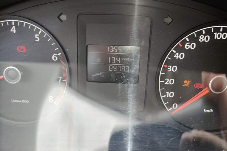 Used Volkswagen Sagitar 2014 Revised Version 1.6L Automatic Comfort Edition Odometer Close Up