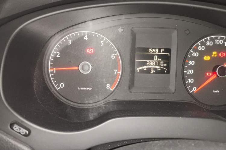 Used Volkswagen Sagitar 2014 1.6L Automatic Comfort Model Odometer Close Up