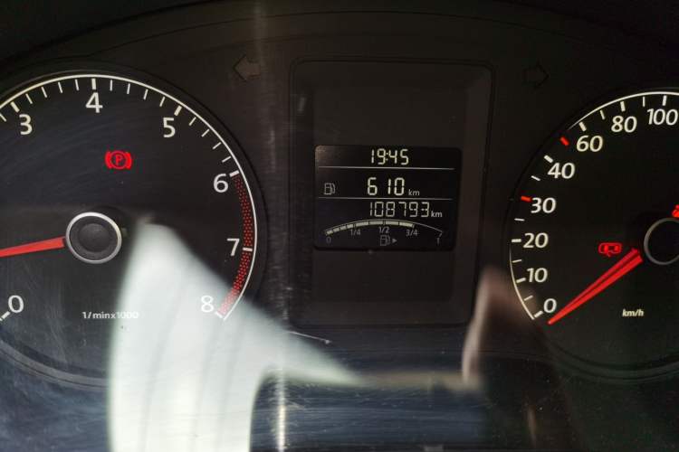 Used Volkswagen Sagitar 2014 Revised Version 1.6L Manual Leading Edition Odometer Close Up