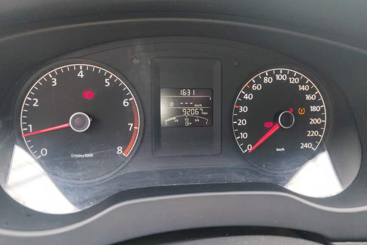 Used Volkswagen Sagitar 2014 1.6L Manual Comfort Model Odometer Close Up