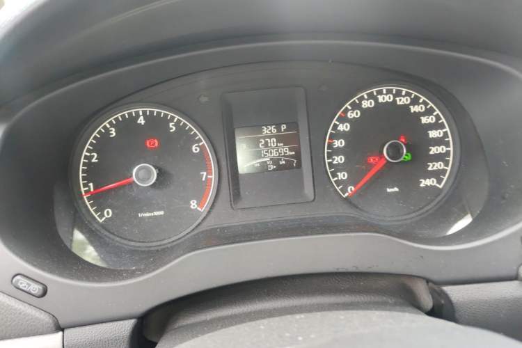Used Volkswagen Sagitar 2014 1.6L Automatic Comfort Model Odometer Close Up
