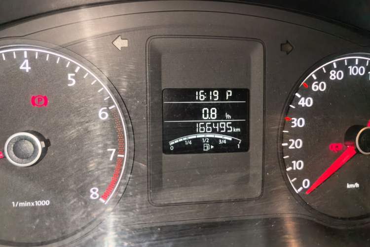 Used Volkswagen Sagitar 2014 Revised Version 1.6L Automatic Comfort Edition Odometer Close Up