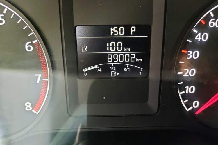 Used Volkswagen Sagitar 2014 Revised Version 1.6L Automatic Comfort Edition Odometer Close Up