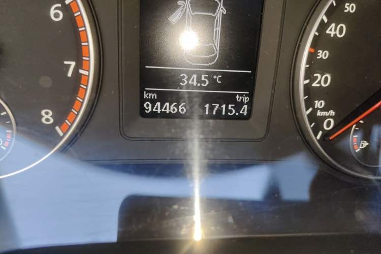 Used Volkswagen Sagitar 2014 1.4TSI Manual Luxury Model Odometer Close Up