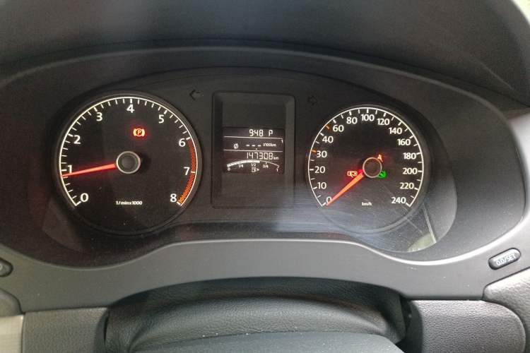 Used Volkswagen Sagitar 2014 1.6L Automatic Comfort Model Odometer Close Up