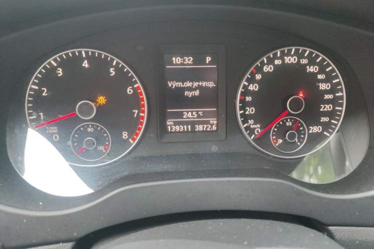 Used Volkswagen Sagitar 2014 Revised Version 1.4TSI Automatic Luxury Edition Odometer Close Up